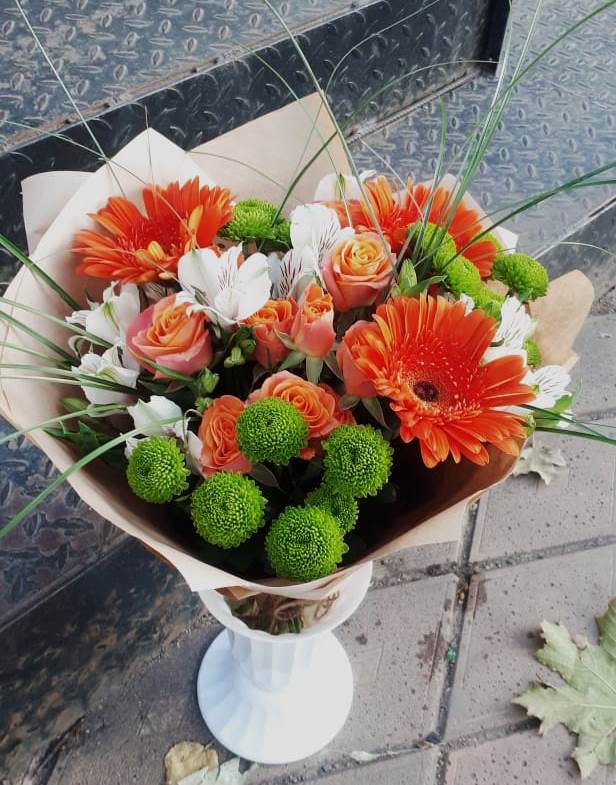Букет цветов из: Герберы, Хризантемы, Альстромерии и Розы в Старощербиновской