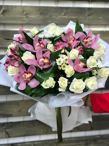 Букет цветов из: Розы и Хризантемы в Старощербиновской