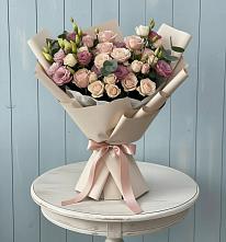 Букет цветов из:  Розы и Лизиантусы в Старощербиновской