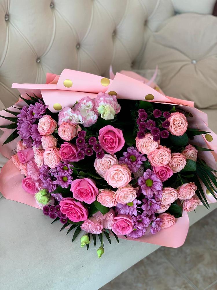 Букет цветов из: Хризантемы, Розы и Лизиантусы в Старощербиновской