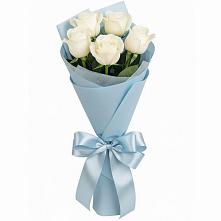Букет 5 Белых роз Проуд в Старощербиновской