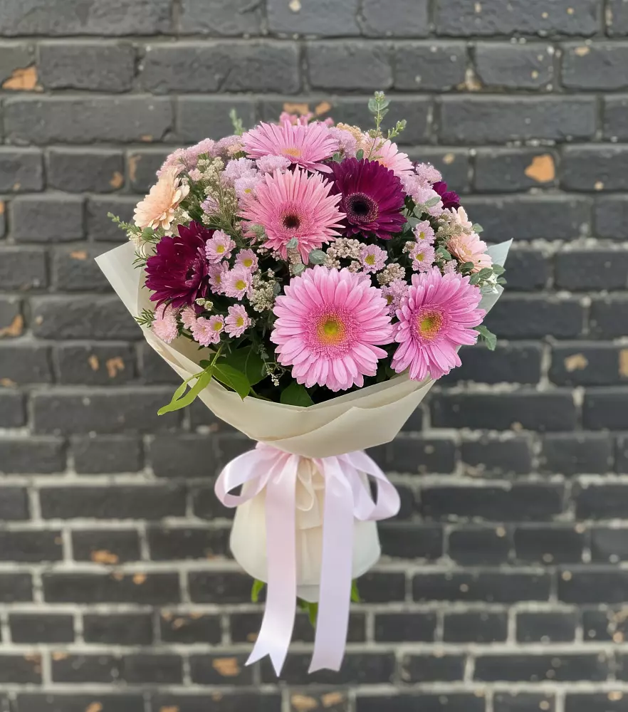 Букет цветов из: Герберы и Хризантемы в Старощербиновской