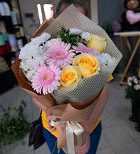 Букет цветов из:  Герберы, Розы и Хризантемы в Старощербиновской