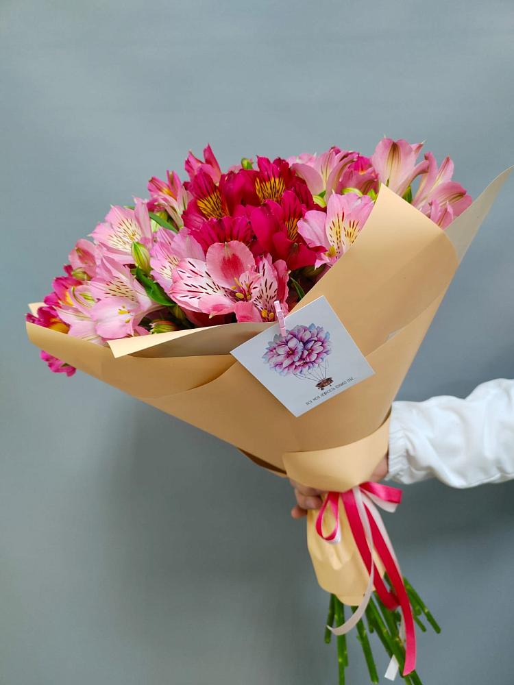 Букет цветов из: Альстромерии в Старощербиновской