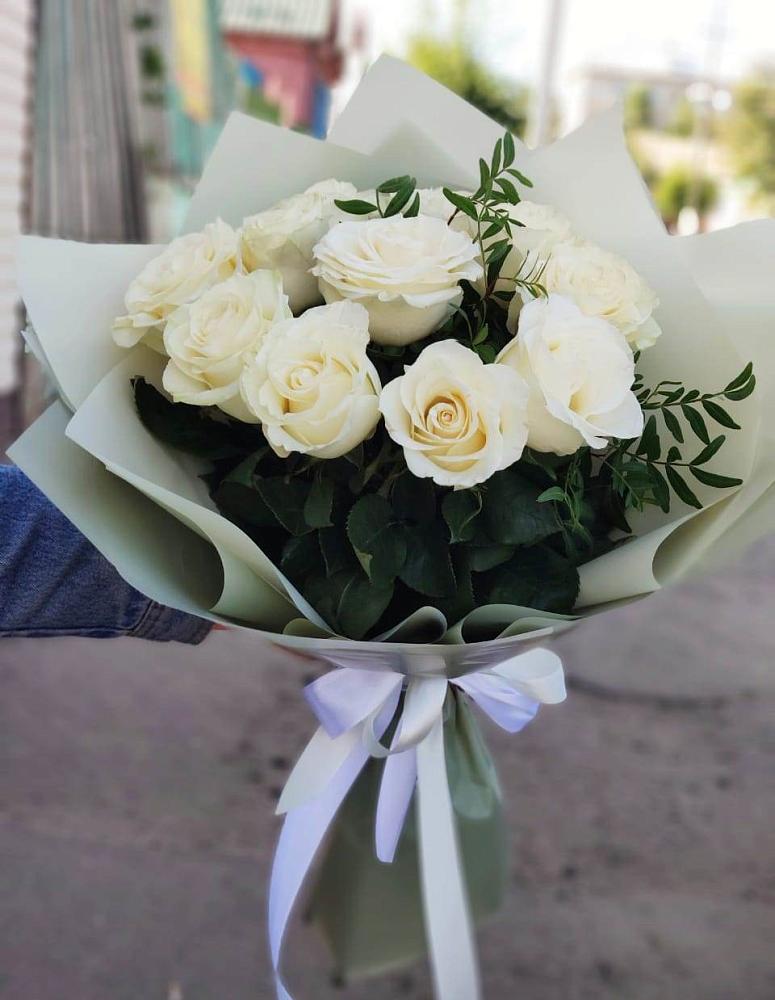 Букет Белые розы Проуд в Старощербиновской