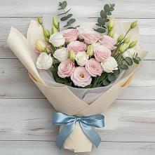 Букет цветов из:  Лизиантусы #REPLACE_PRED# Старощербиновской