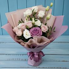 Букет цветов из:  Розы и Лизиантусы в Старощербиновской