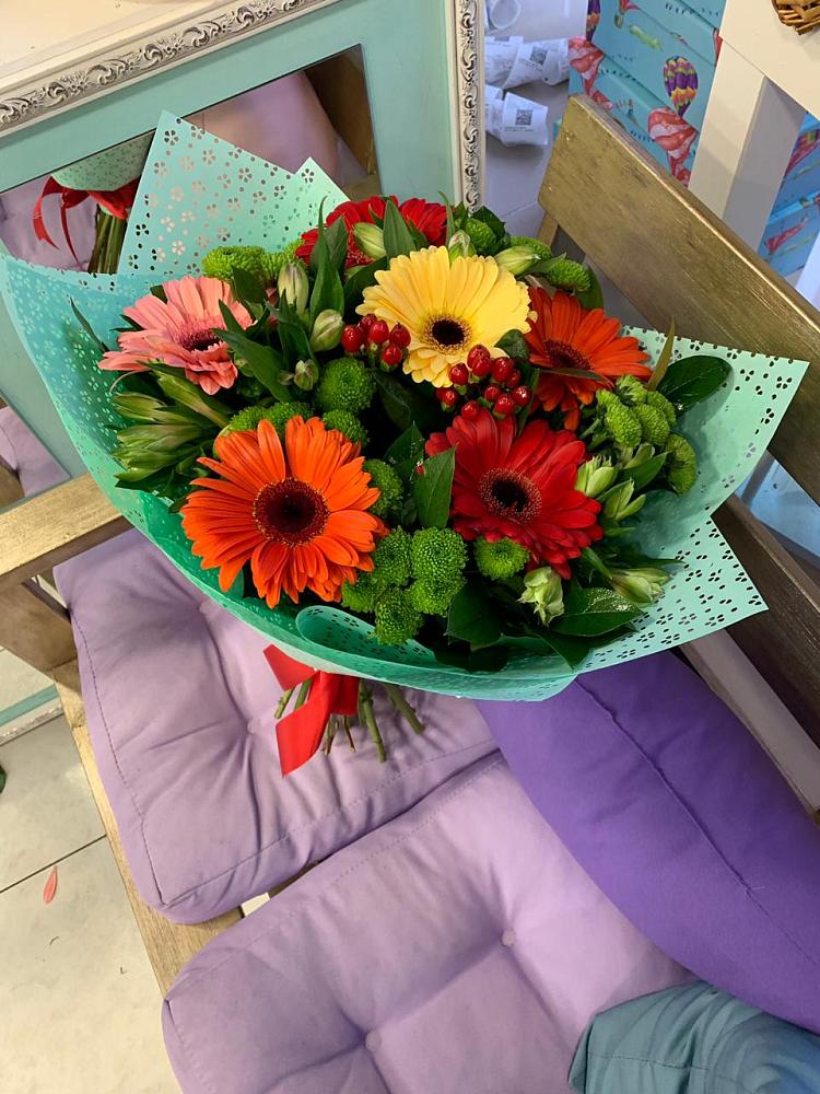 Букет цветов из: Герберы, Хризантемы и Альстромерии в Старощербиновской