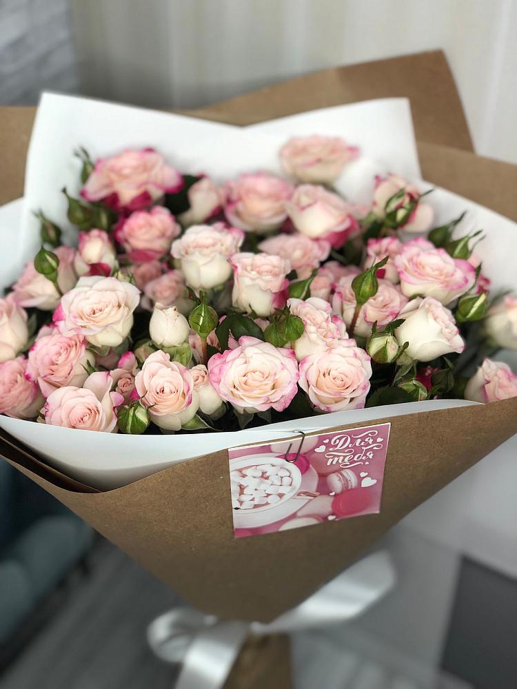 Букет цветов из: Розы в Старощербиновской