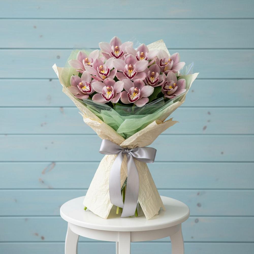 Букет цветов из: Орхидеи и Розы в Старощербиновской