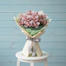 Букет цветов из:  Орхидеи и Розы в Старощербиновской