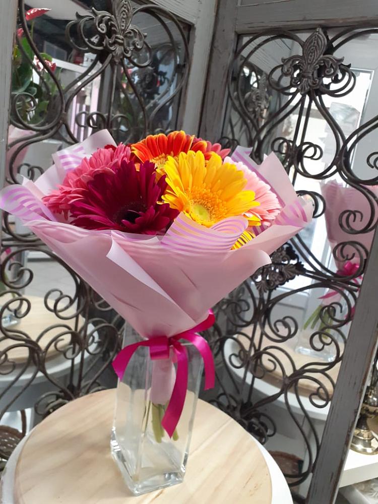 Букет цветов из: Герберы в Старощербиновской