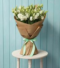 Букет цветов из:  Лизиантусы в Старощербиновской