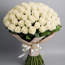 Букет 101 беля роза Белоснежка в Старощербиновской