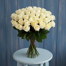Букет 51 Белая роза Эдлесс Лав в Старощербиновской