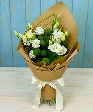 Букет цветов из:  Хризантемы и Лизиантусы #REPLACE_PRED# Старощербиновской