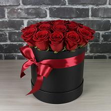 Цветочная композиция из Розы в шляпной коробке в Старощербиновской