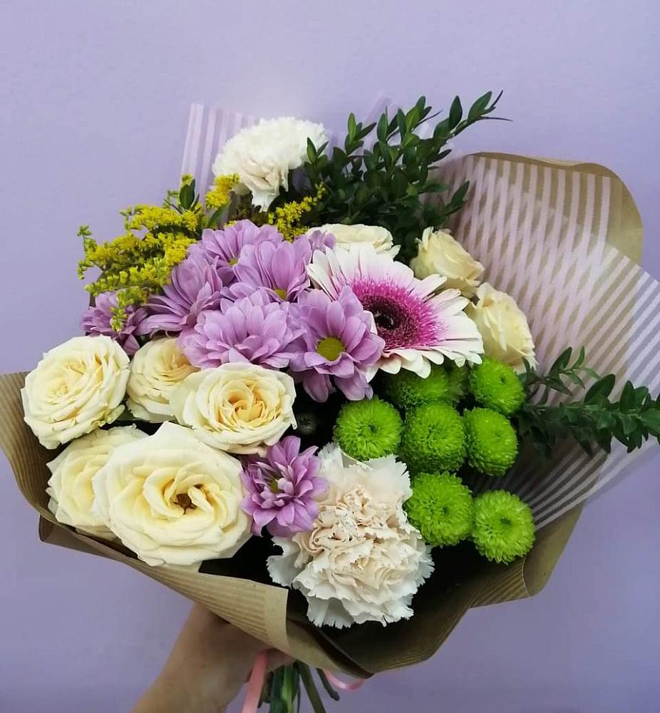 Букет цветов из: Хризантемы, Розы, Гвоздики и Герберы в Старощербиновской