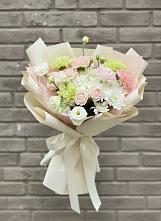 Букет цветов из:  Гвоздики, Розы, Лизиантусы и Хризантемы #REPLACE_PRED# Старощербиновской