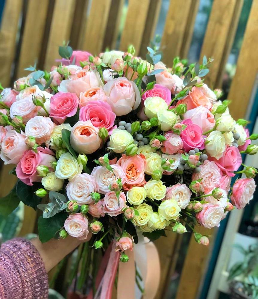 Букет цветов из: Розы в Старощербиновской