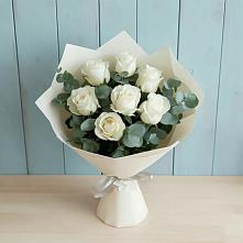 Букет Белые розы в Эвкалипте в Старощербиновской