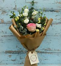 Букет цветов из:  Розы и Лизиантусы #REPLACE_PRED# Старощербиновской