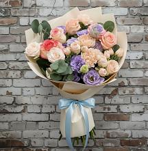 Букет цветов из:  Розы, Лизиантусы и Гвоздики в Старощербиновской