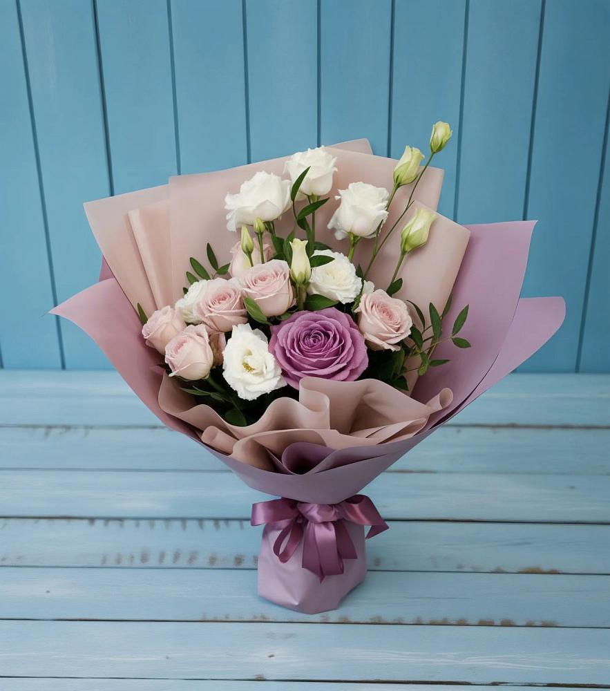 Букет цветов из: Розы и Лизиантусы в Старощербиновской