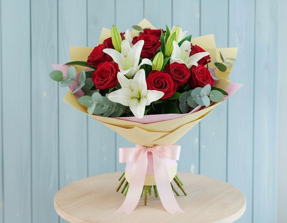Букет цветов из: Лилии и Розы в Старощербиновской